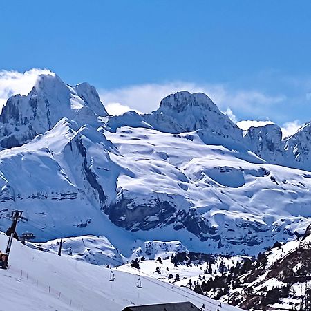 Albergue Triton - Villanúa Dış mekan fotoğraf
