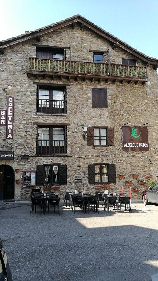 Albergue Triton - Villanúa Dış mekan fotoğraf